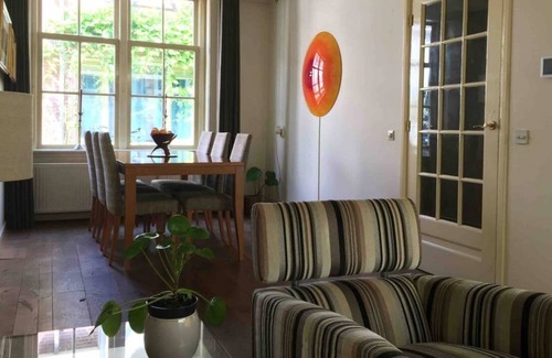 Utrecht City Center House | Monumental House with Sunny Roof Terrace and Breakfast