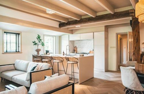Twisk House | Monumentale stolpboerderij voorzien van alle gemakken van nu!