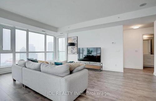 Downtown Toronto Apartment | Monville Suites - Downtown Toronto - CN Tower & Rogers Centre
