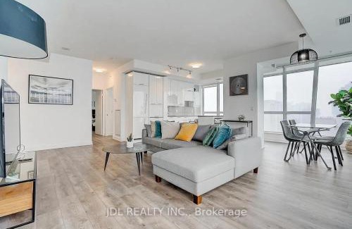 Downtown Toronto Apartment | Monville Suites - Downtown Toronto - CN Tower & Rogers Centre