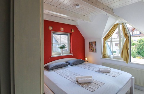 Nonnenhorn House | Moody vacation home with beautiful covered terrace, located in the center of Nonnenhorn on Lake Cons