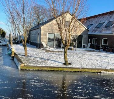 Rijpwetering House | Mooi vakantiehuis prachtig gelegen aan het water