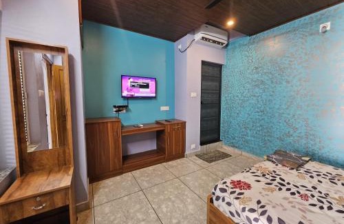 Nedumangad Hotel | Mookambika Plaza