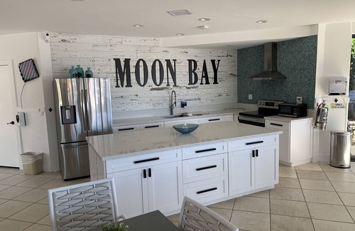 Key Largo Apartment | Moon Bay 2 Bed Condo within B Building with side sea & pool views