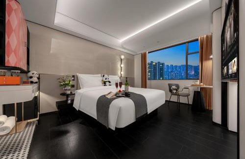 Jinniu Hotel | Moon Crescent Hotel, Quixinglou Street, Kuanzhai Alley, Chengdu