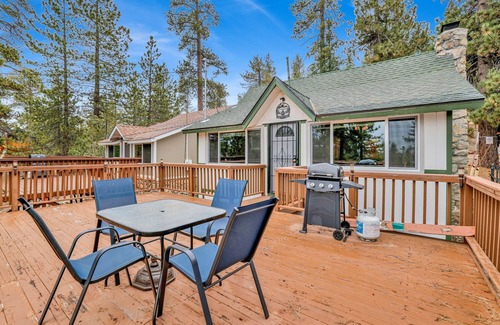 Boulder Bay Cabin | Moon Escape Family Retreat~ Castle Rock Trail Cabin~