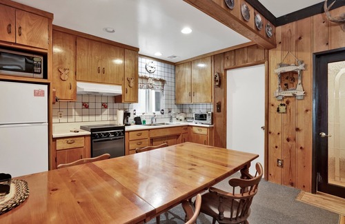 Boulder Bay Cabin | Moon Escape Family Retreat~ Castle Rock Trail Cabin~