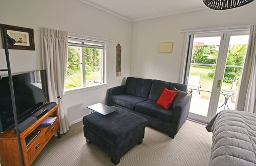 Kerikeri Cabin | Moon Gate Villa