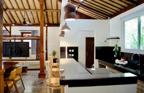 Purwakerti Villa | Moon Heritage Studio