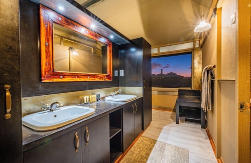 Solitaire Cabin | Moon Mountain Lodge