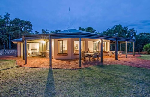 Yallingup House | Moon Rise Pet Friendly Retreat