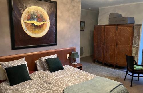 Saint-Junien Bed & Breakfast | moon river chambre d'hote