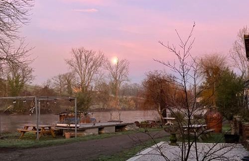 Saint-Junien Bed & Breakfast | moon river chambre d'hote