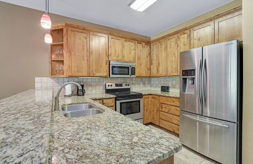 New Braunfels Condo | Moon River I New Braunfels, Guadalupe River, Pool, Tubing