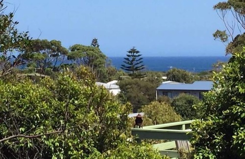 Cape Paterson House | Moonah Blue - A Retro Beach Pad with Sea Views
