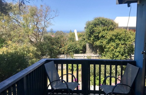 Cape Paterson House | Moonah Blue - A Retro Beach Pad with Sea Views