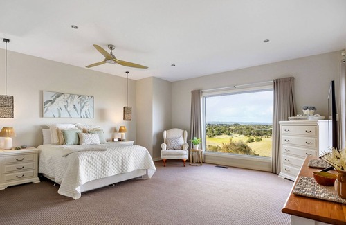 Fingal House | Moonah Links View Escape