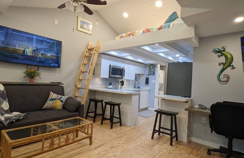 Old Town Apartment | Moongate, a Stylish Studio Retreat near Duval, Pet-Friendly, Gated and Private