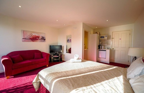 Newhaven Apartment | Moonlight Bay and Gallery Ocean View Suites #1