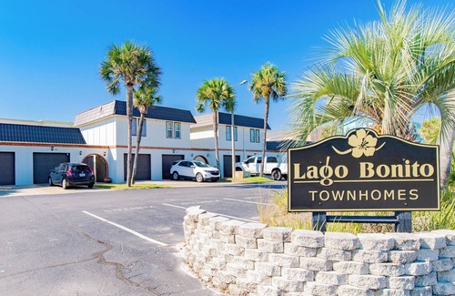Pensacola Beach House | Moonlight Beach Studio | Easy Beach Access!