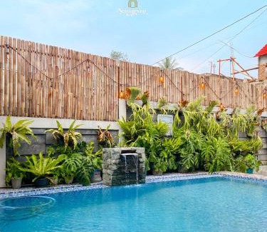 Cisarua Villa | Moonlight by Nginapsini