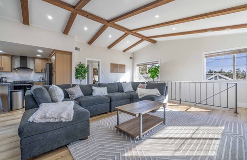 Whispering Forest Cabin | Moonlight Ridge| Jacuzzi, Gated, EV Charge, Cen AC
