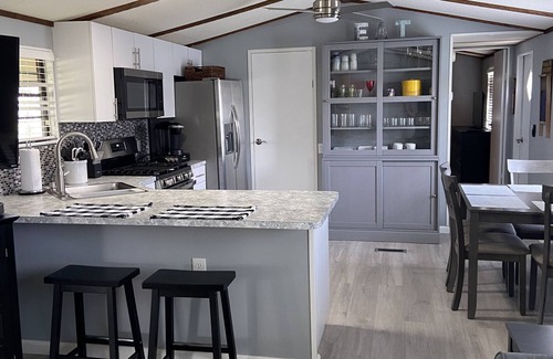 Welaka House | Moonlite Retreat- Waterfront home in Welaka, Florida