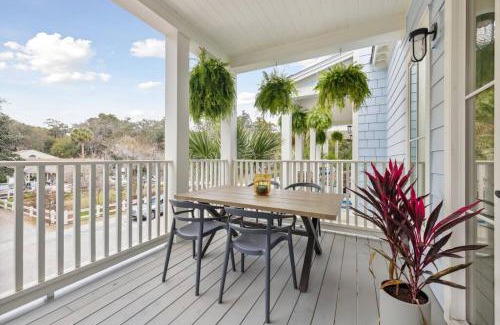 Olde Town Apartment | Moonrise at Bridge Collective