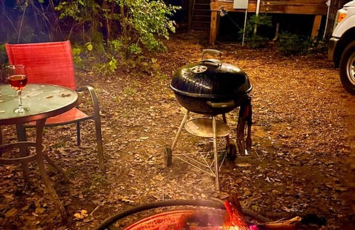Flint Cabin | MoonRiver Romantic Lake Escape: HOT TUB & FIre Pit