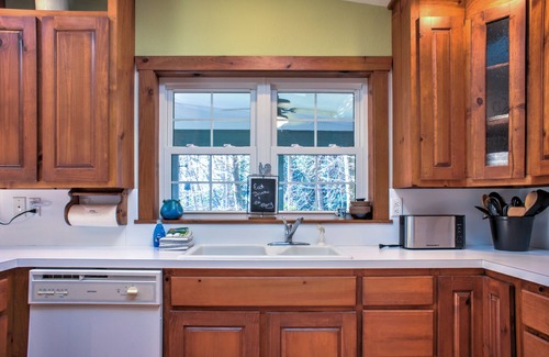 Bat Cave House | Moonshine Hideaway | Vintage Treehouse Cabin Near Lake Lure + Biltmore Pass