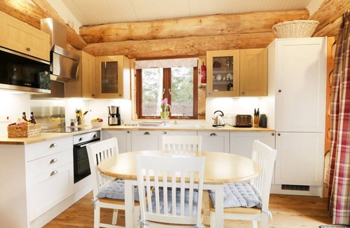 Inverness Cottage | MOORHEN LODGE, pet friendly in North Kessock And Kilmuir