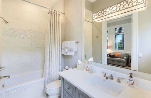 Moorings House | Moorings - William Raveis Rentals