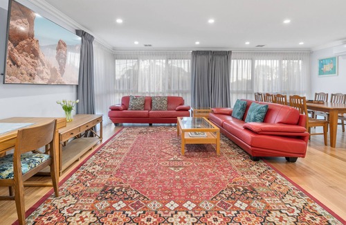 Kilsyth House | Mooroolbark Pet Friendly 4 Bedroom House