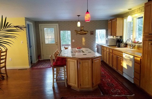 Warren House | Moose Chalet - A Fun Vacation Home In The White Mountains By The Baker River!