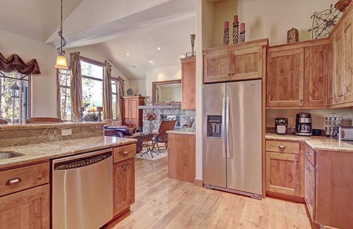The Highlands House | Moose Crossing-Luxury Amenities-Peaceful Location-Mountain Views-Great Rates