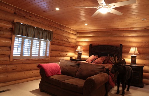 Island Park House | Moose Hoose-7 bedroom/5 bath. Only 25 minutes to Yellowstone NP. Sleeps 20-30.