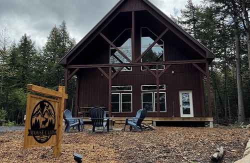 Beaver Cove Cabin | Moose Lodge - Water Access on Moosehead Lake!