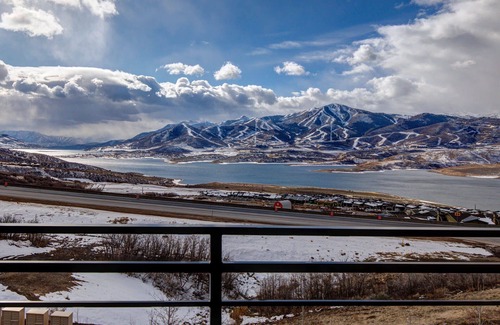 Hideout House | Moose Management's Klaim 807: Luxury & Tranquility in Park City