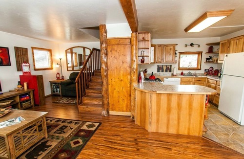 Fritz Creek Cabin | Moose Meadows near Kilcher Homestead in Alaska the Last Frontier