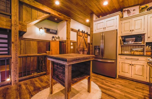 Eureka House | Moose Meadows – Stunning and Secluded Custom-Built Home on 60 Acres!