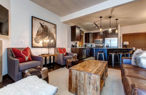 Bear Hollow Village Condo | Moose Mgmt at Bear Hollow 2308: HotTub-Pool-Elevator access-Free Shuttle