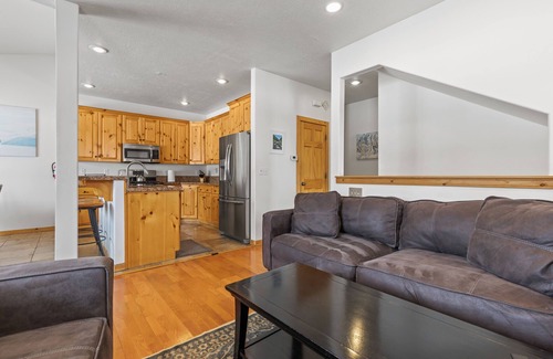 Bear Hollow Village House | Moose Mgmt at Bear Hollow 5519: King bed-Reliable WiFi-AC-Pvt Hot Tub-Parking