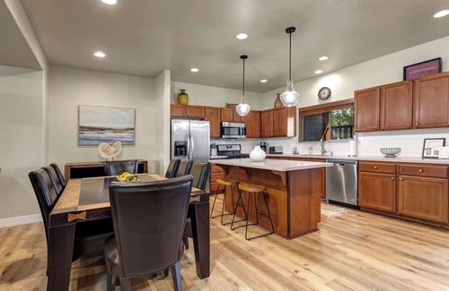Bear Hollow Village House | Moose Mgmt at Bear Hollow 5610: Pvt. Hot Tub-Balcony with Grill-Free Shuttle