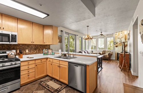 Kimball Junction Condo | Moose Mgmt at Crestview D208: Mountain View-Dogs Welcome-Convenient Location