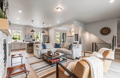 Deer Mountain House | Moose Mgmt at Deer Springs 12754: Dogs Welcome-Pvt Hot Tub-Lake & Mountain Views