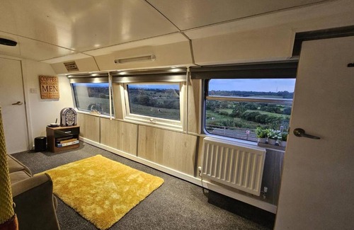 Carlton-in-Cleveland Other | Mooview- the charming double decker bus