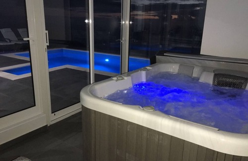 Calheta Villa | Moradia de um quarto, jacuzzi e piscina