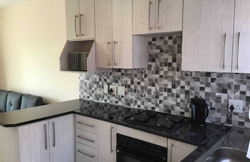 Kempton Park House | Morden 2bedroom apartment 13k to OR Tambo Airport