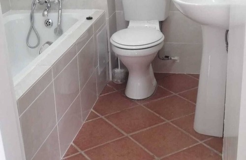 Kempton Park House | Morden 2bedroom apartment 13k to OR Tambo Airport