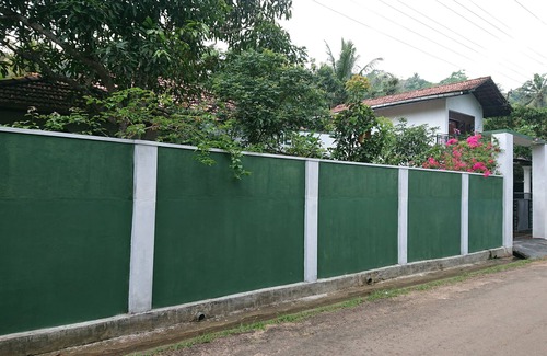 Unawatuna Villa | More Attractive wonderful 1950 mid-century home with another newly built house